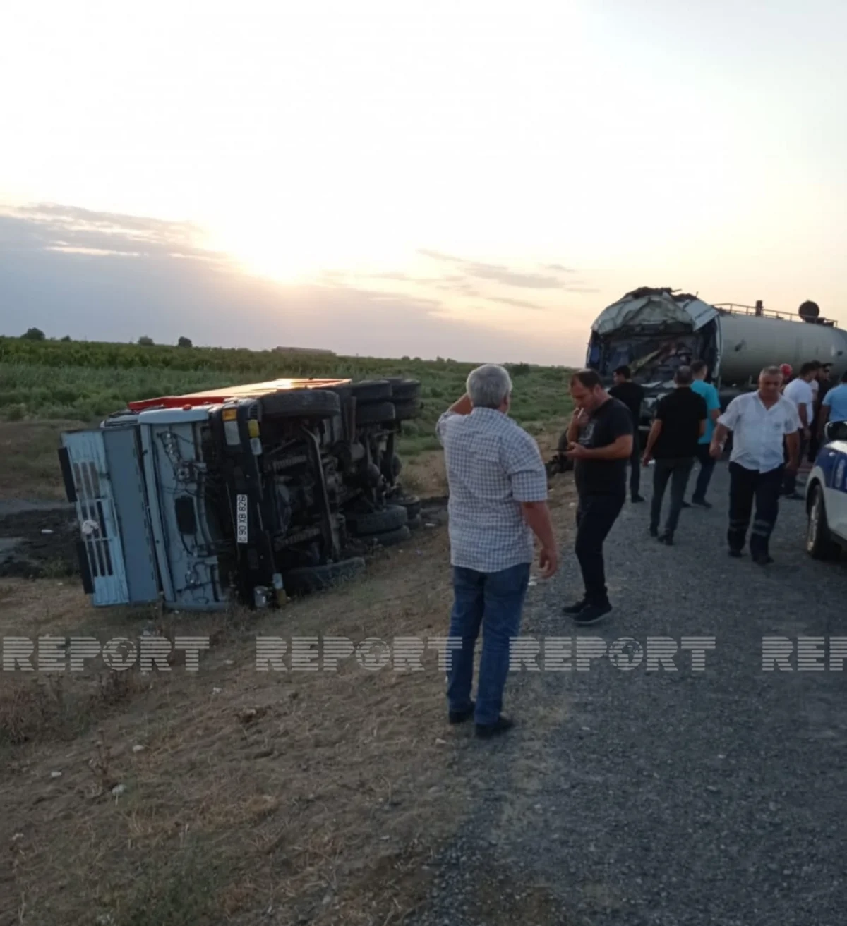 Biləsuvarda Man “KamAZ”a çırpılıb, ölən və yaralananlar var