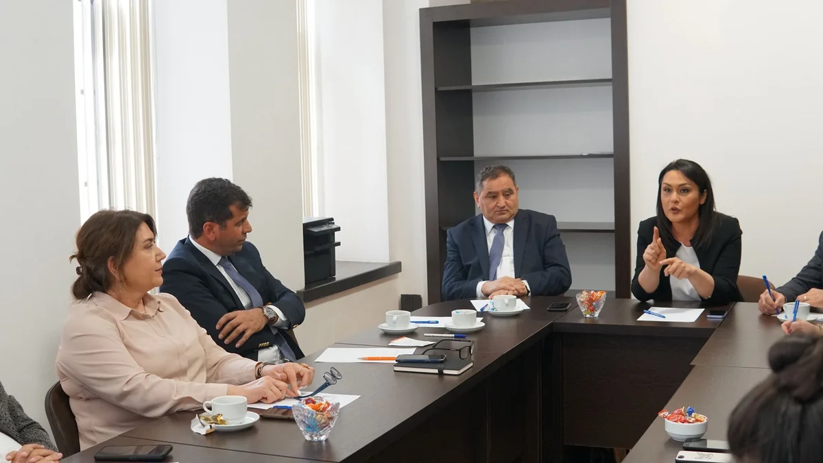 Təhsil Nazirliyi yanında İctimai Şuranın üzvləri jurnalistlərlə görüşüb