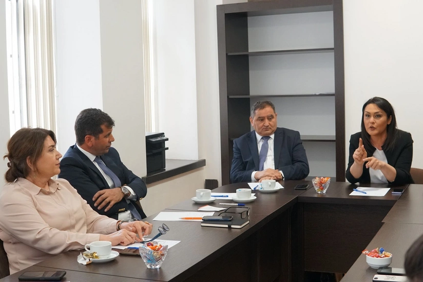 Təhsil Nazirliyi yanında İctimai Şuranın üzvləri jurnalistlərlə görüşüb