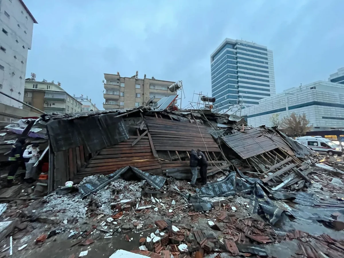 Venezuela quake death toll climbs to 5,278
