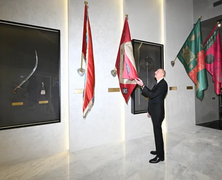 Prezident İlham Əliyev Bakıda Dövlət Bayrağı Meydanında olub, Azərbaycanın üçrəngli Bayrağını ucaldıb - YENİLƏNİB