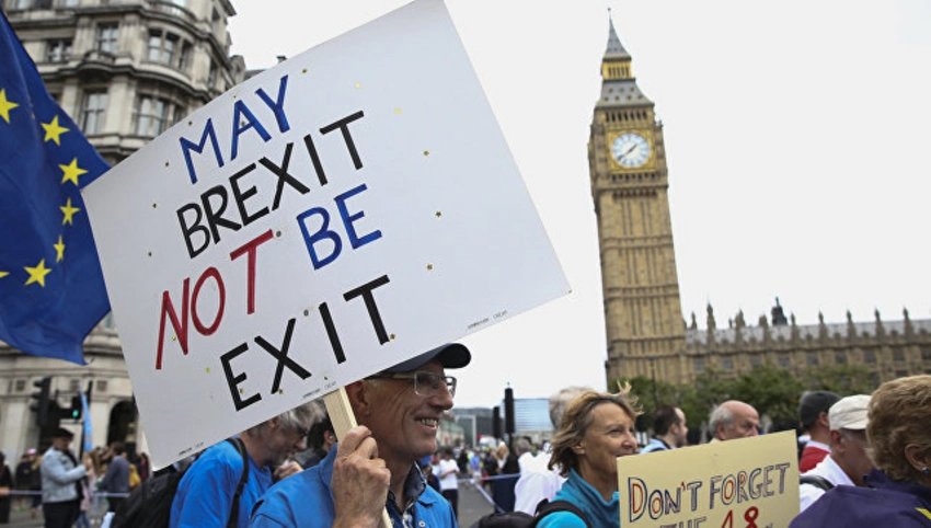 Britaniya parlamenti Tereza Meyə Brexit prosedurunu işə salmaq səlahiyyəti verib
