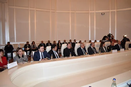 Gəncədə çətin həyat şəraitində yaşayan uşaqların müdafiəsi ilə bağlı müzakirələr aparılıb