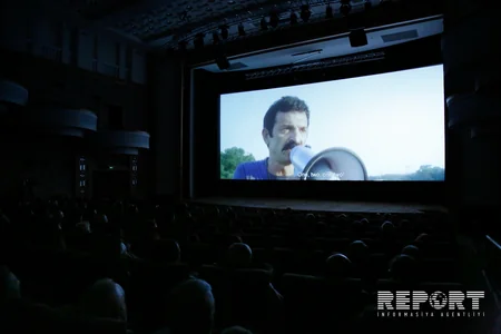 ​Axınla aşağı filminin təqdimatı olub