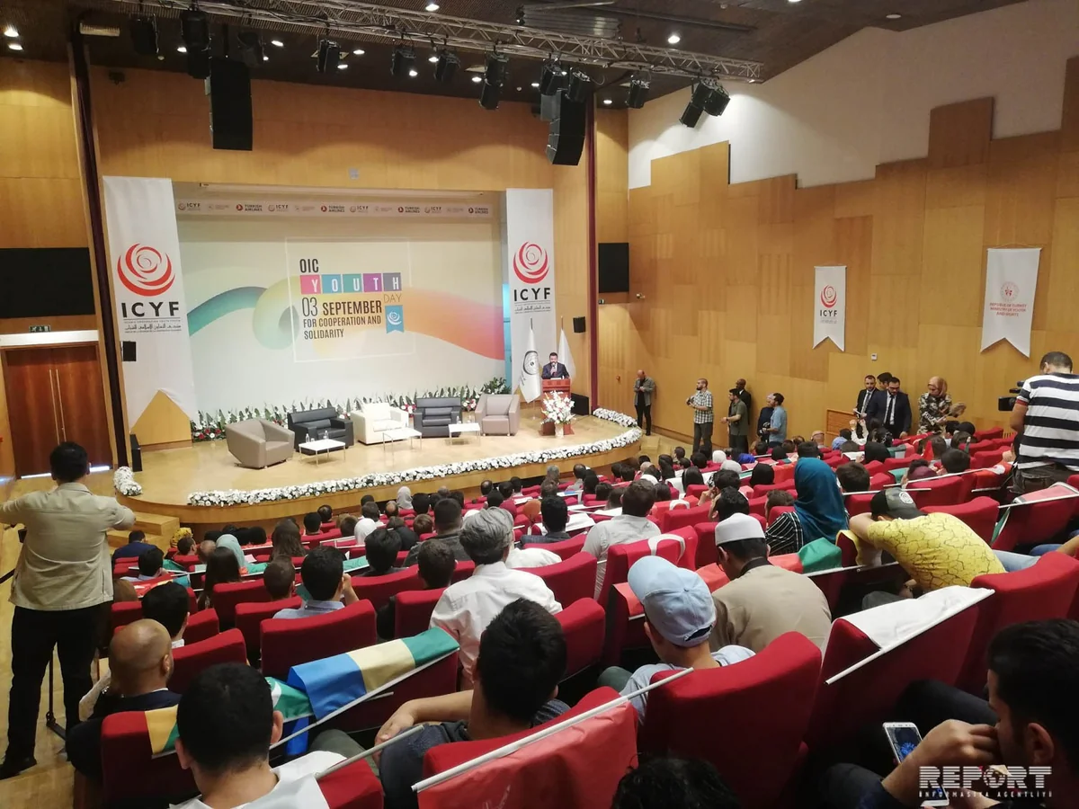 İƏT-in Gənclər Forumu Türkiyənin Gənclər Günü münasibətilə İstanbulda tədbir keçirib