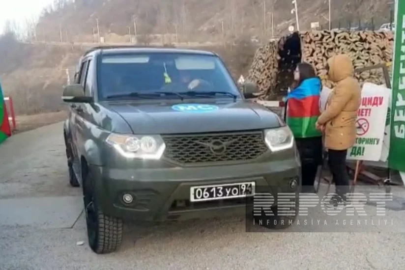 По дороге Ханкенди-Лачын беспрепятственно проехал еще один автомобиль снабжения миротворцев 