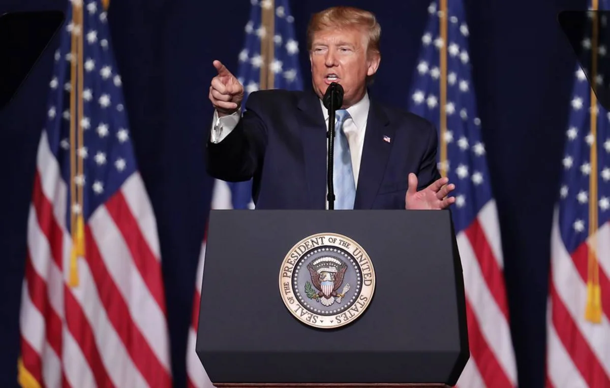 Tramp: İranın 52 obyektinə zərbə endirməyə hazırıq