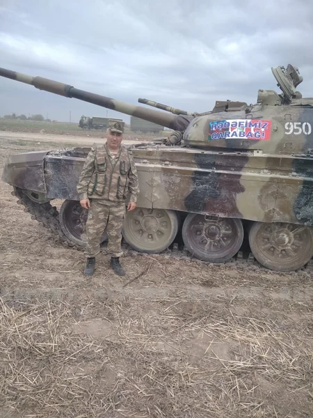 В день свадьбы надевший военную форму шехид полковник-лейтенант