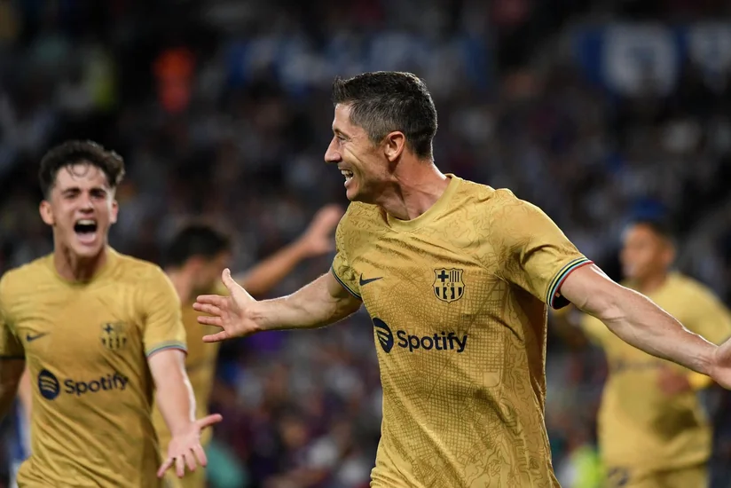 Ла Лига: Дубль Левандовского помог Барселоне победить Сельту