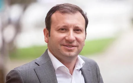 Emin Məmmədov: “Azərxalça”da çalışanların 70 %-dən çoxu qadınlardır