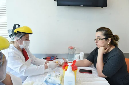 Azərbaycanın iki naziri qan verdi
