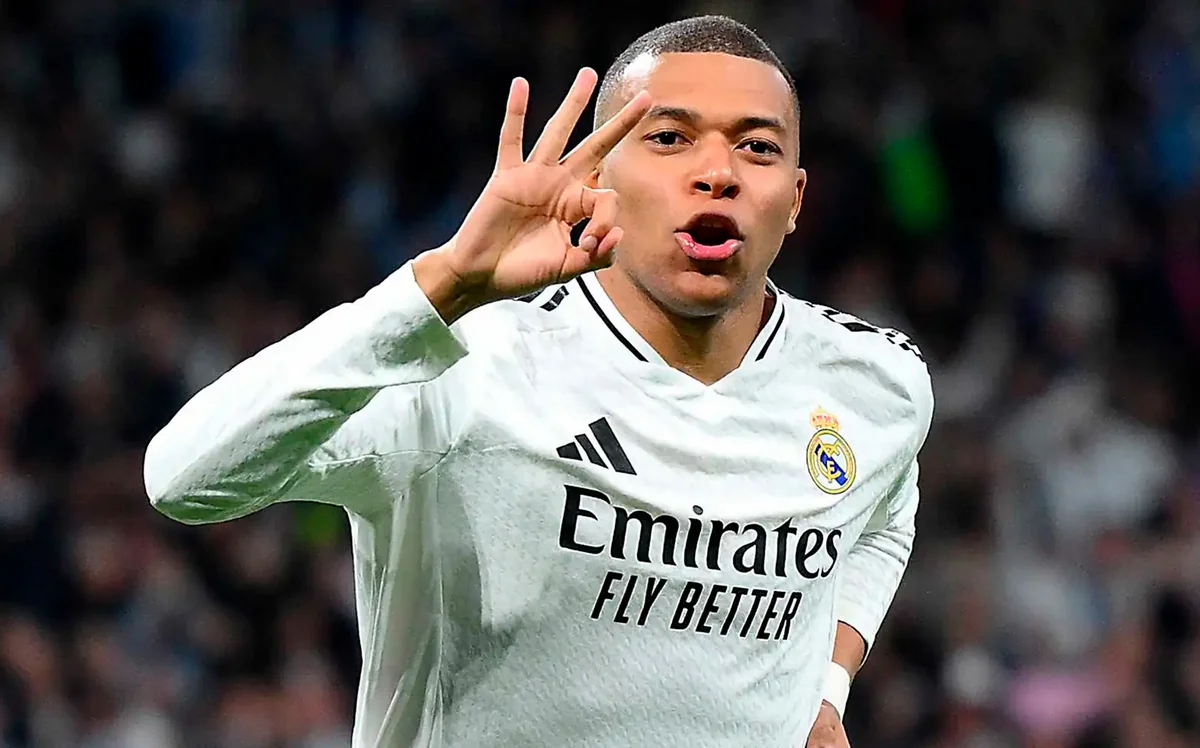 Mbappe zədəli olsa da, Azərbaycan millisi ilə matçdan əvvəl düşərgədə olmaq istəyir