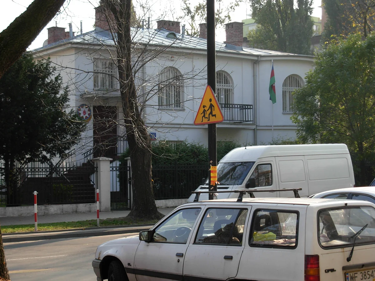 Azərbaycanın Polşadakı səfirliyində referendumla əlaqədar seçki məntəqəsi yaradılıb