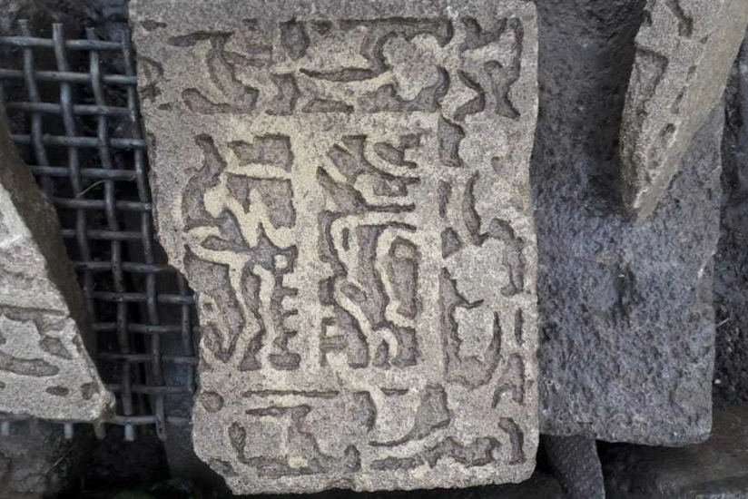 Qubada üzərində təsvirlər olan qədim daş lövhə tapılıb - VİDEO - YENİLƏNİB