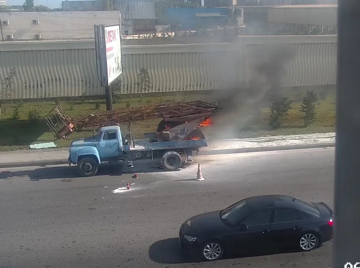 Bakıda kran yanıb, yolda sıxlıq yaranıb