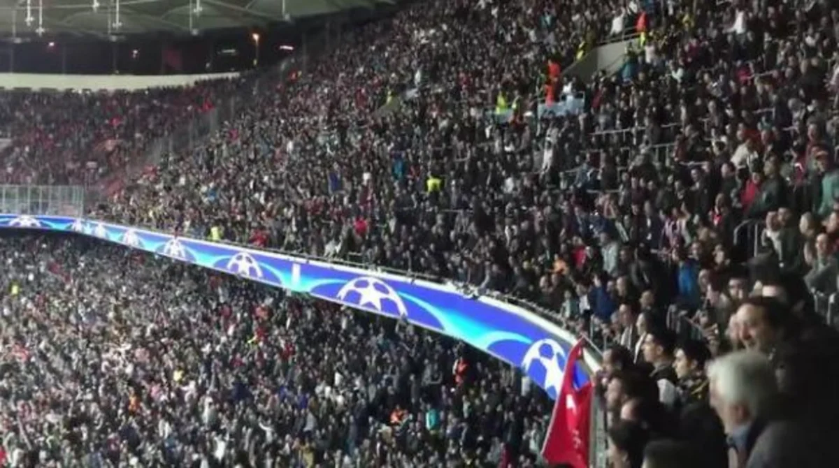 UEFA Beşiktaş klubunu cərimələyib