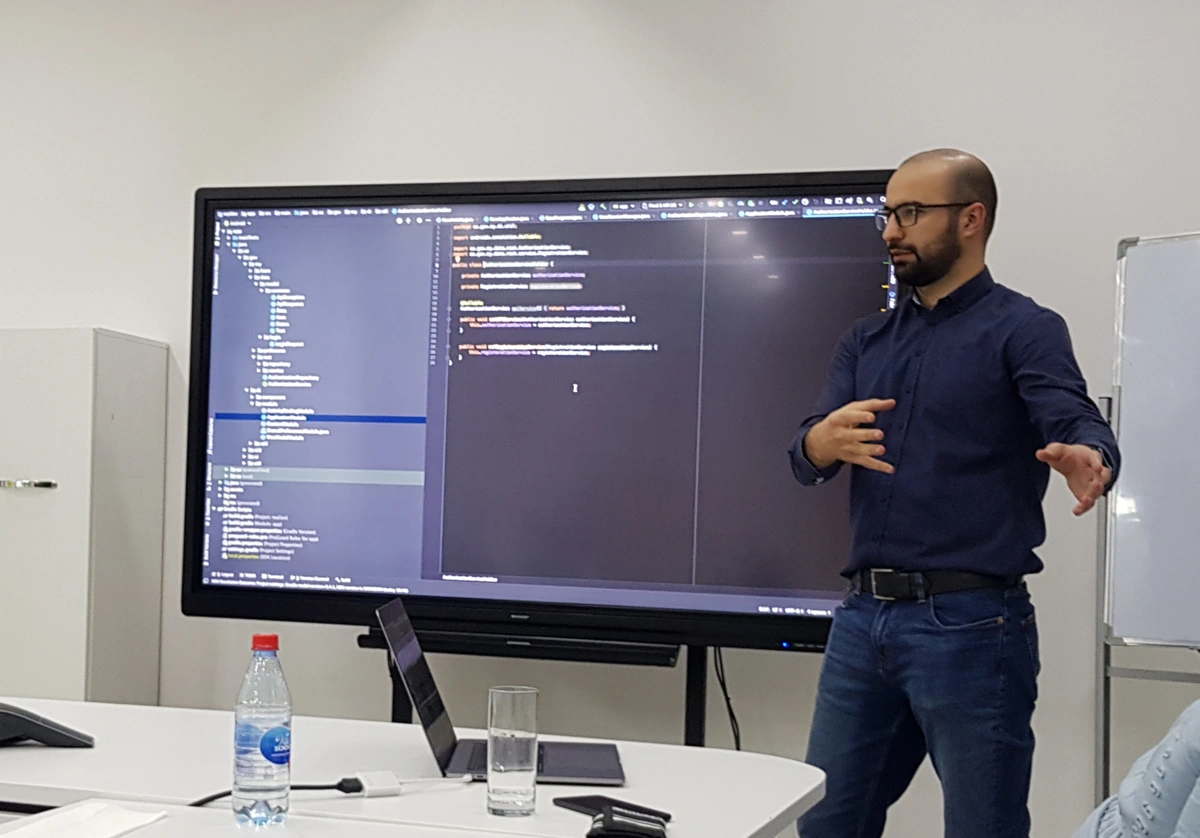 Android proqramlaşdırma dünyası: Tərtibatçı-ekspert Rafiz Quliyevlə söhbət