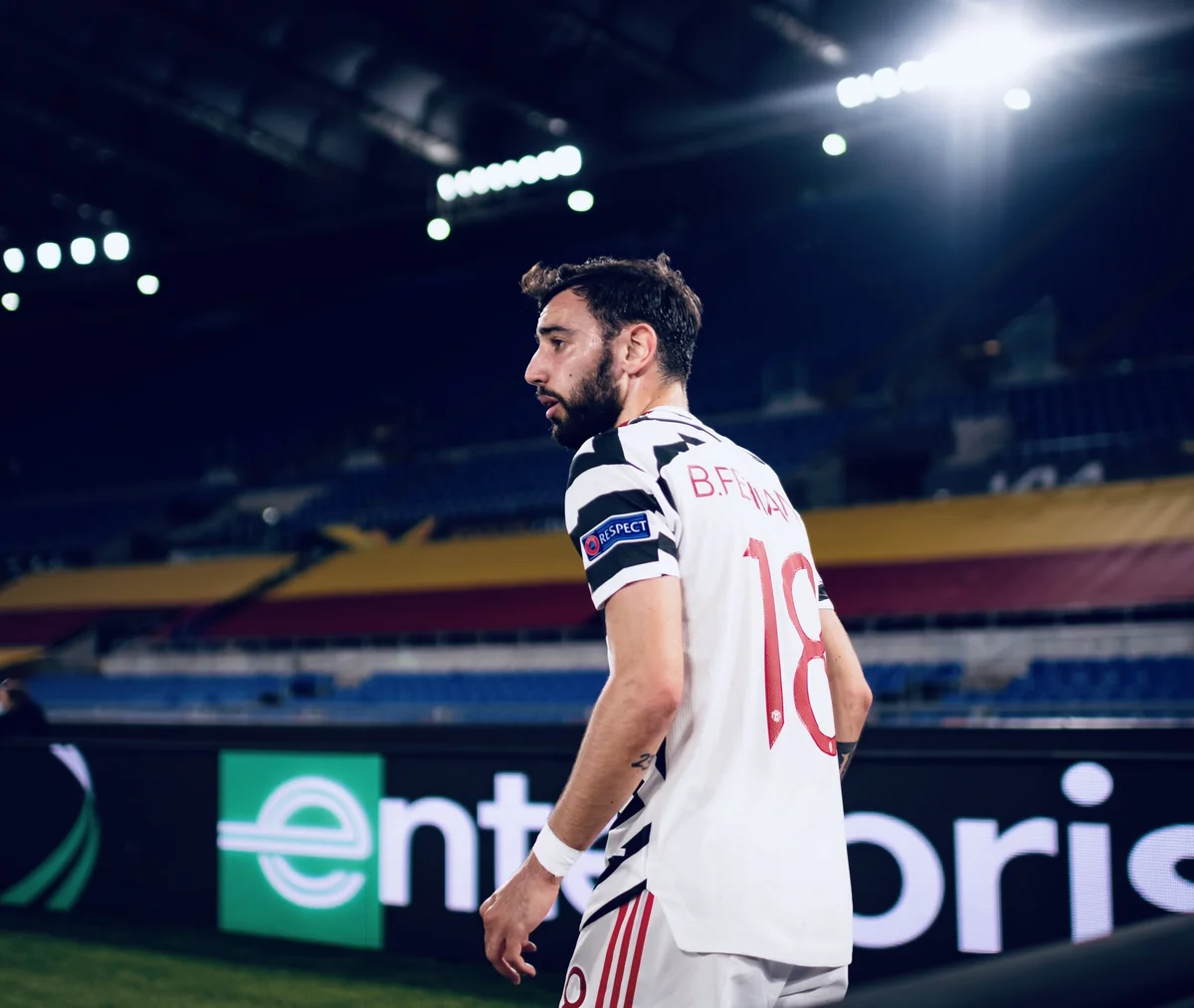 Portuqaliyalı futbolçu Çempionlar Liqasında Devid Bekhemin rekordunu qırıb