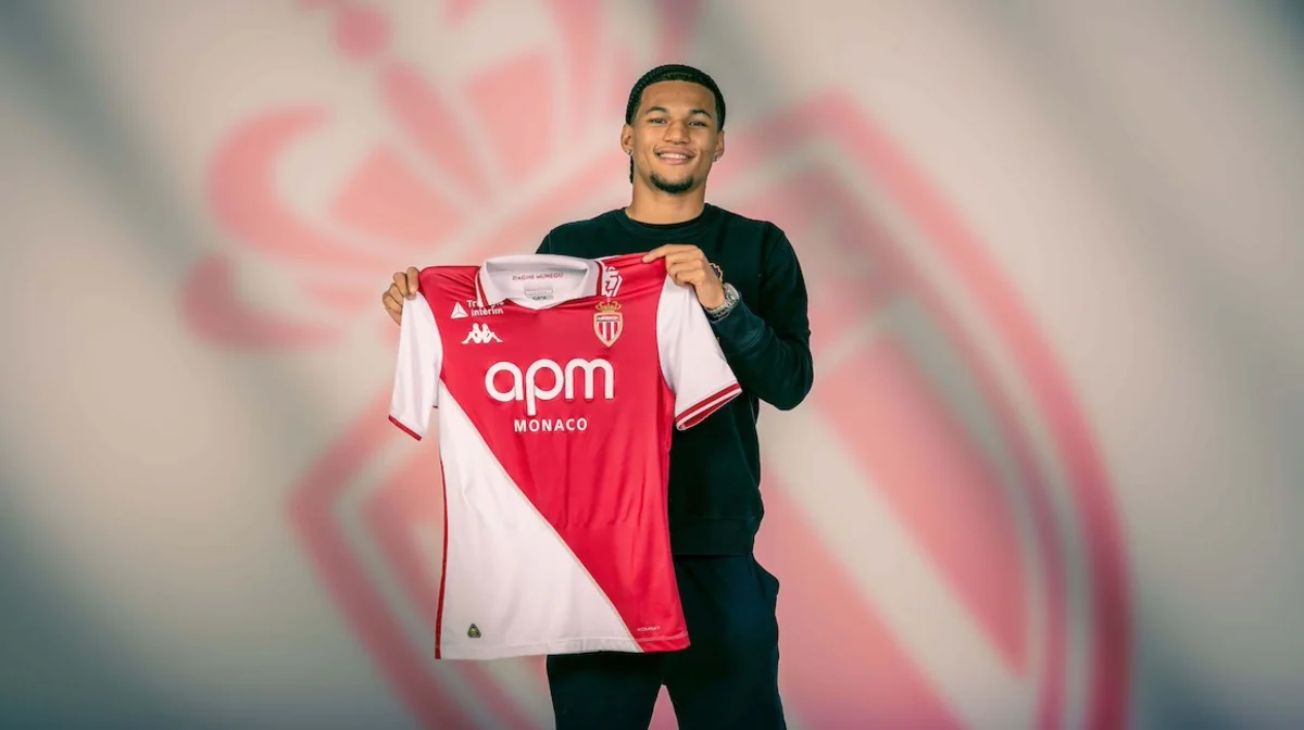 Monako Almaniya klubunun futbolçusunu transfer edib