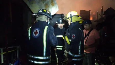 Filippində dörd uşaq yanaraq ölüb