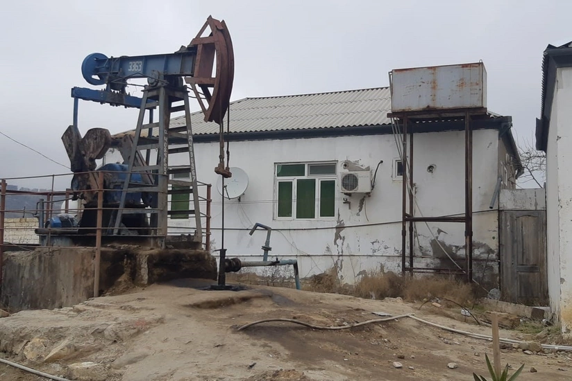 Nəzarətsiz qalan Ramana qəsəbəsində işbazlar at oynadır