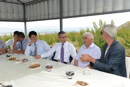 ​Heydər Əliyev Fondunun “Regional İnkişaf” İctimai Birliyi Yevlax və Şəkidə sakinlərlə görüşlər keçirib