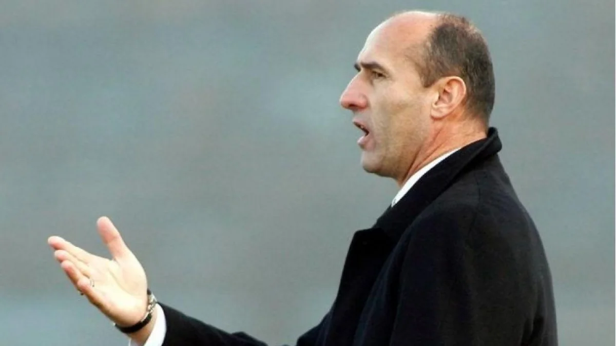 Former footballer dies in car crash
