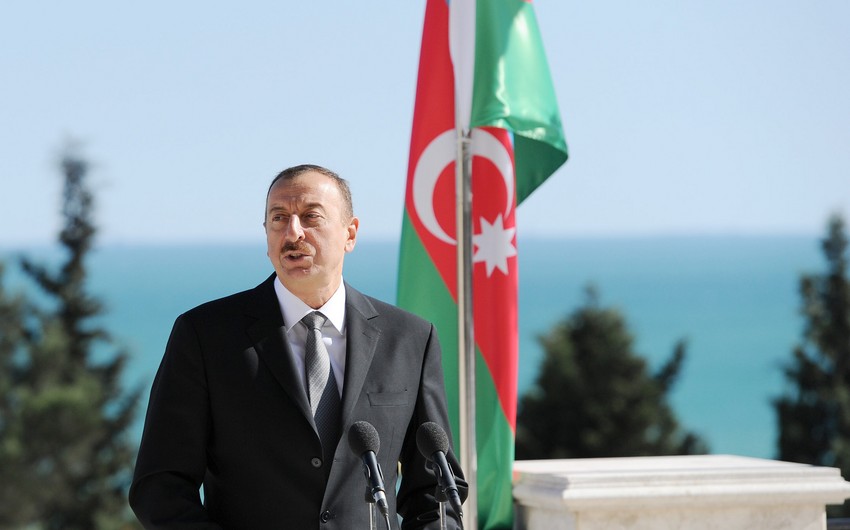 President Ilham Aliyev awards the heroes of April war