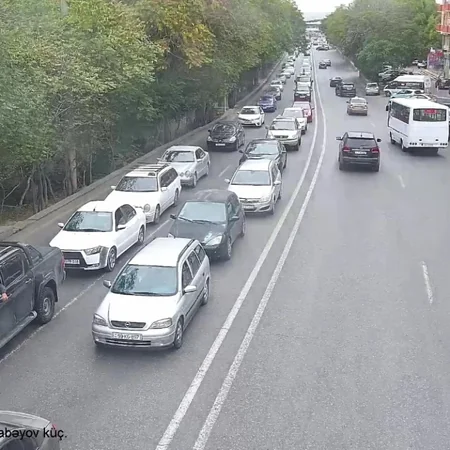 Bakının bir sıra yollarında tıxac yaranıb - SİYAHI