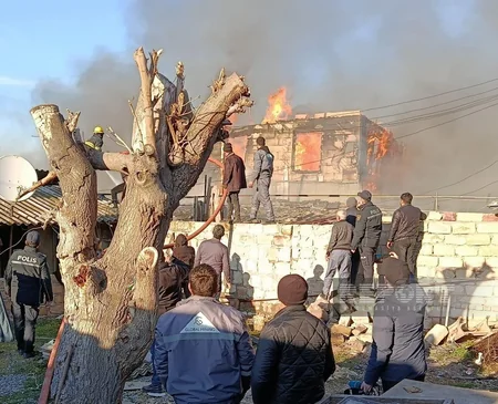 Gəncədə yaşayış binasındakı yanğın söndürülüb, bir nəfər xəstəxanaya yerləşdirilib - YENİLƏNİB