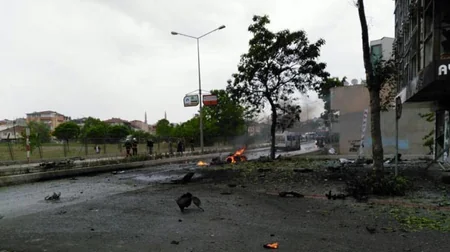 При взрыве в Стамбуле пострадали восемь человек, включая пять военных - ВИДЕО - ОБНОВЛЕНО