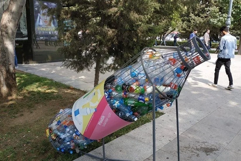Обнародовано количество контейнеров, установленных в районах Азербайджана для пластиковой посуды