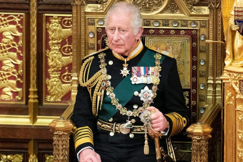 Британский король Карл III по состоянию здоровья примет военный парад из кареты