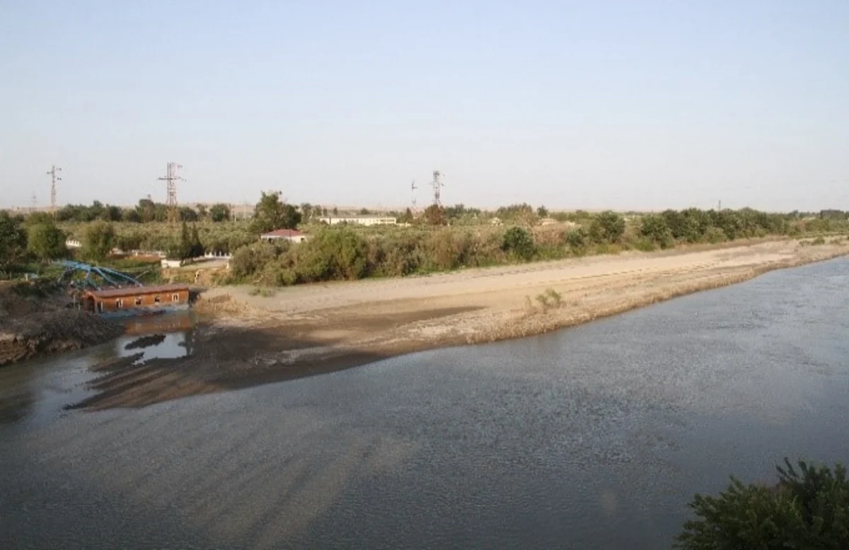 Coğrafiya İnstitutu: Xəzərin Qoltuq körfəzində dəniz 1,5–2 km geri çəkilib