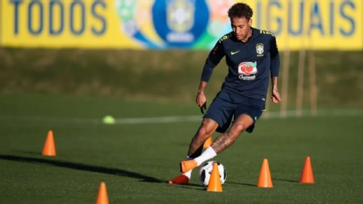Neymar Braziliya milli komandasında məşqlərə başlayıb