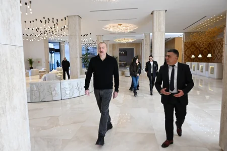 Prezident Şahdağ Turizm Kompleksindəki “Lakeside” hotelində aparılan işlərlə və “Xizək klubu” binasının tikintisi ilə tanış olub - YENİLƏNİB-2