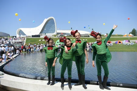 Heydər Əliyev Mərkəzinin parkında Uşaq festivalı keçirilib
