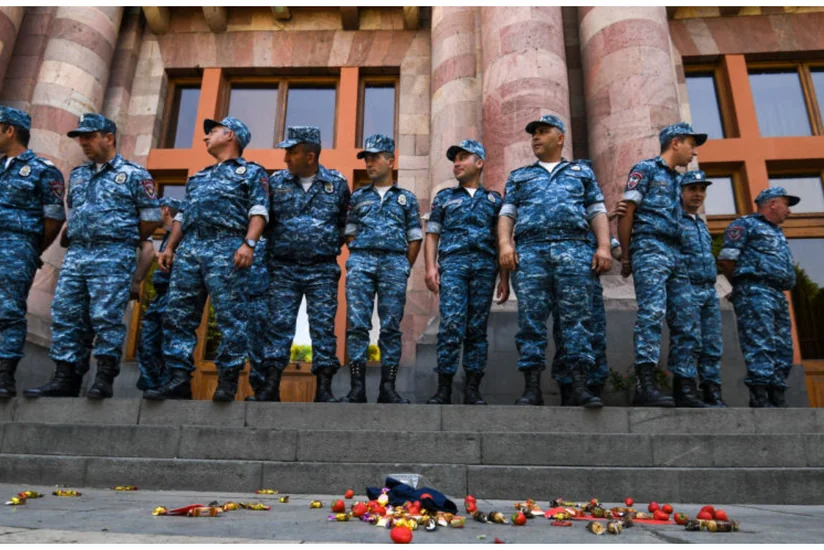 Armenian police start detaining participants in unusual action in Yerevan
