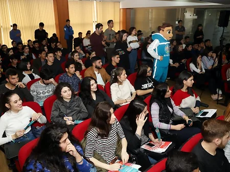 AVRO-2020: Azərbaycan Universitetinin tələbə və müəllim heyəti ilə görüş olub