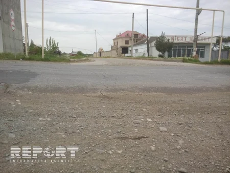 ​Ceyranbatan anbarına su ötürən kanalın üzərindəki yol çöküb - FOTO