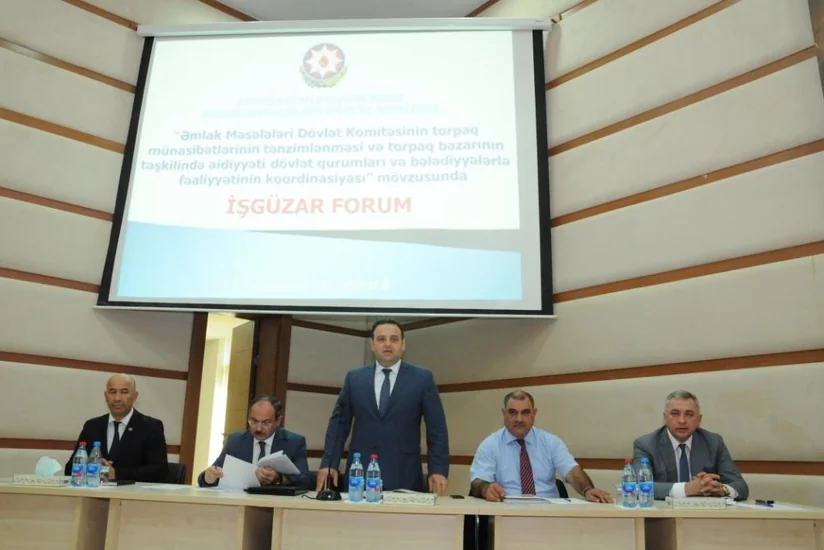 ​Torpaq münasibətlərinin tənzimlənməsi ilə bağlı Lənkəran və Cəlilabadda forum keçirilib