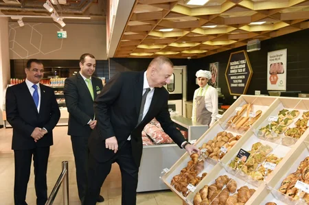President Ilham Aliyev views Ganja Mall