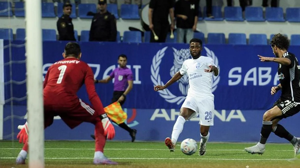 “Sabah” yamaykalı futbolçusu ilə yollarını ayıracaq