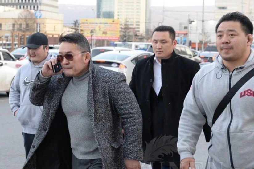 Новый президент Монголии отказался жить в резиденции и собирается идти на работу пешком