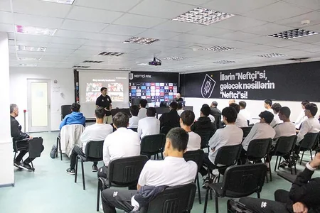 Neftçinin aşağı yaş qruplarından ibarət komandalarına seminar keçirilib