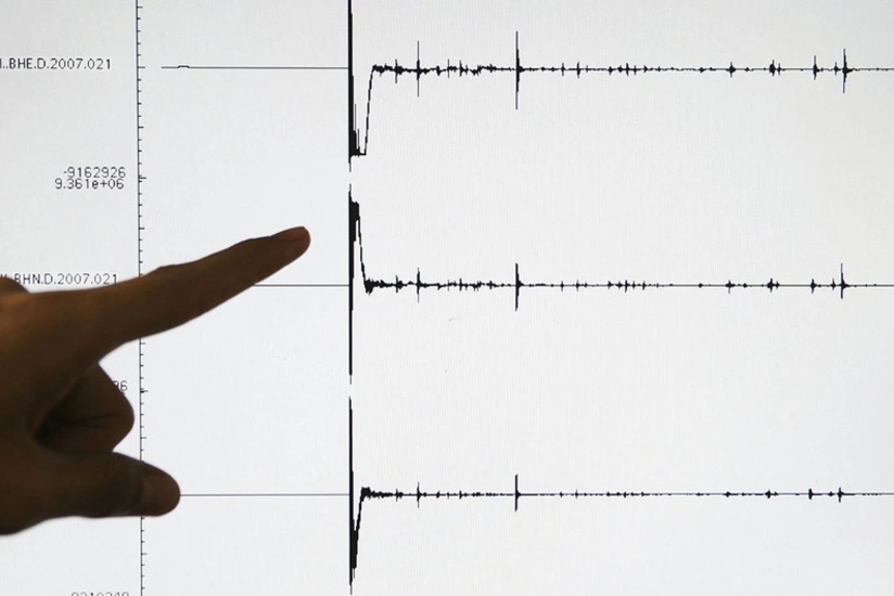 Quake hits Iran's south