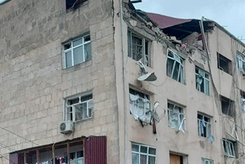 Ötən il Biləsuvarda qaz sızması nəticəsində dağıntıya məruz qalan bina sökülür