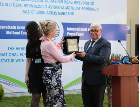 ​İlham Əliyev Beynəlxalq Avrasiya Mətbuat Fondunun ali mükafatına layiq görülüb
