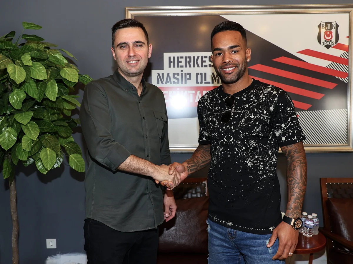 Beşiktaş braziliyalı futbolçunun müqaviləsini ləğv edib