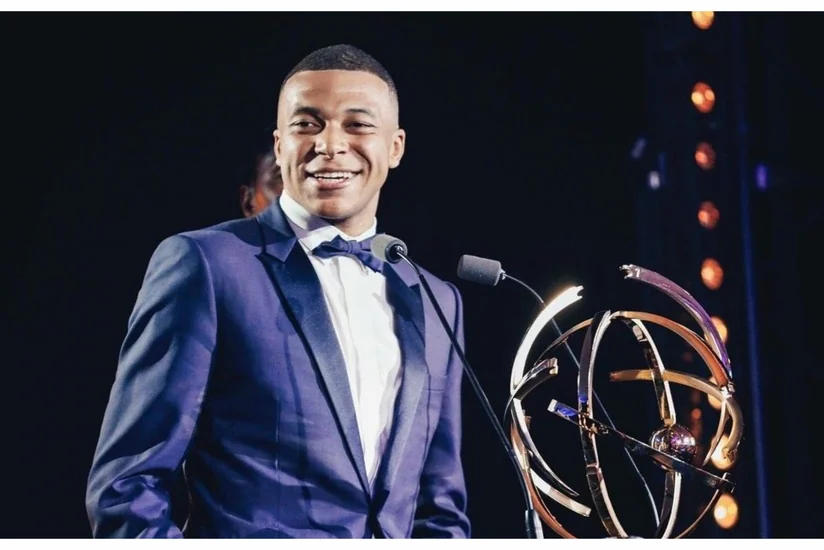 Mbappe Liqa 1-də mövsümün futbolçusu seçilib